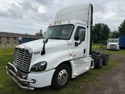 2015 Freightliner Cascadia T/A Truck Tractor