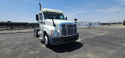 2012 Freightliner Cascadia T/A Truck Tractor-Inoperable