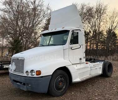 2002 Freightliner Century CST120 Semi AUTO DEALERS OR BROKERS ONLY