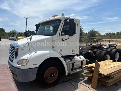 2006 Freightliner Columbia 112 T/A Truck Tractor -Inoperable