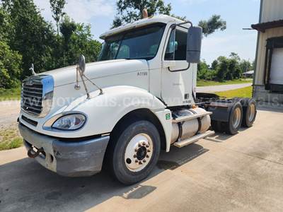 2009 Freightliner Columbia 120 T/A Truck Tractor
