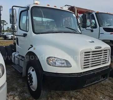 2007 Freightliner M2 106