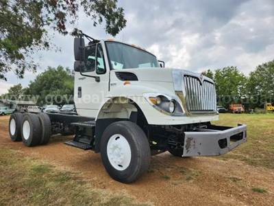 2011 International 7400  **LOW LOW MILES**