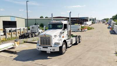 2014 Kenworth T800 T/A Day Cab Truck Tractor