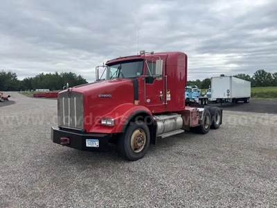 2012 Kenworth T800 Day cab semi