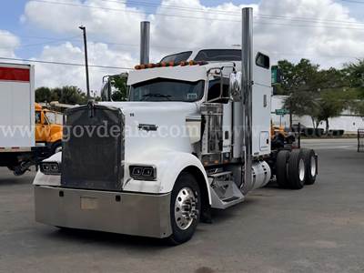 1999 Kenworth W900 6x4 T/A Sleeper Truck Tractor