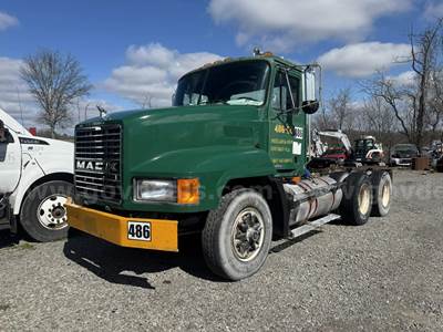 2000 Mack CH613 Semi-Truck Manual Transmission 52,000lb GVWR