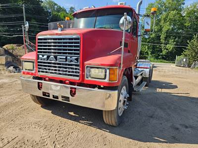 2003 Mack CH613