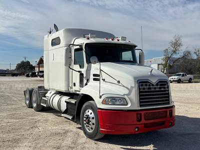 2012 Mack CXU613 truck tractor