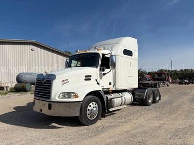 2007 Mack CXN613 6x4 T/A Sleeper Truck Tractor