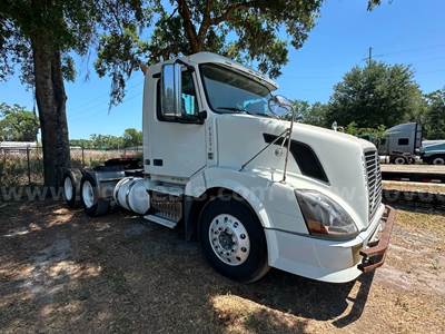 SALE!!!!    2012 Volvo VNL T/A Day Cab Truck Tractor – Wet Kit Equipped