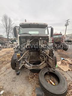 2004 Volvo VNL
