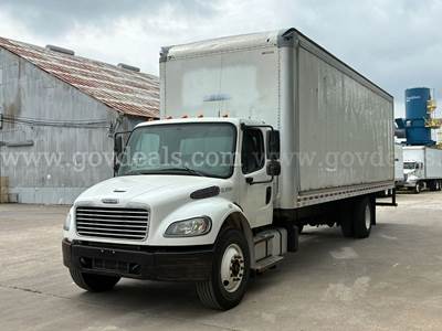 2015 Freightliner M2 106 S/A Box Truck