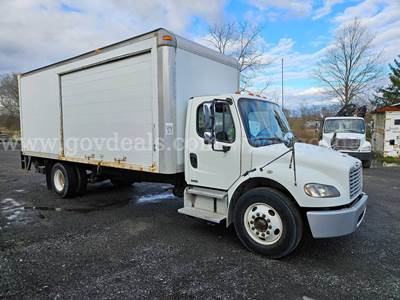2009 Freightliner M2 106