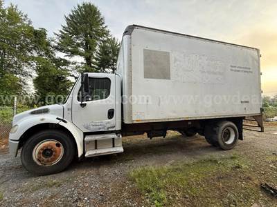 2004 Freightliner M2 106 S/A Box Truck