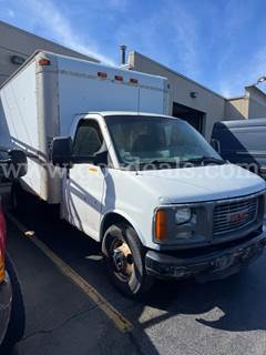 2002 GMC G3500 Box Truck