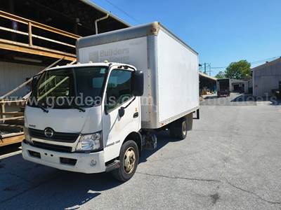 2014 Hino 195 S/A Box Truck