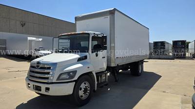 2015 Hino 268 S/A Box Truck