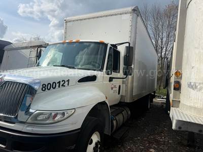 2015 international box truck with lift gate.