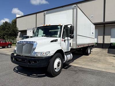 2011 International DuraStar 4300 S/A Box Truck