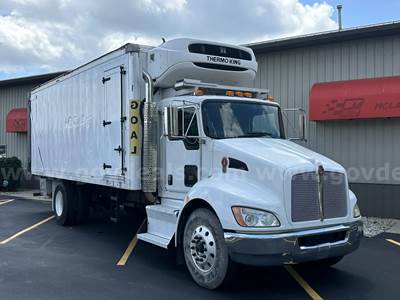 21 Kidron Box Truck with Liftgate - Paccar PX-8 Diesel, Allison Auto