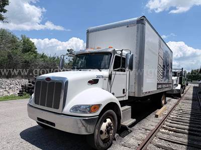 2014 Peterbilt 337 S/A Box Truck