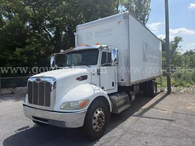 2016 Peterbilt 337 S/A Box Truck