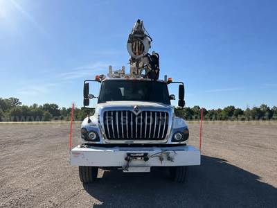 2015 International 7400 Terex/Telelect Commander Digger Derrick