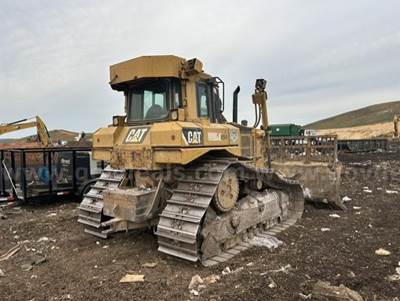 2 Lots: Caterpillar Dozers