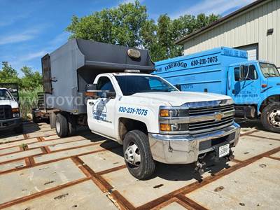 2015 Chevrolet Silverado 3500HD 4WD Dump Truck