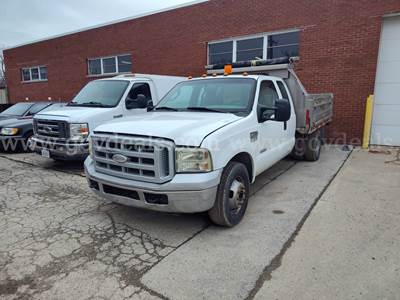 2007 Ford F-350 SD Extended Cab Dump Truck