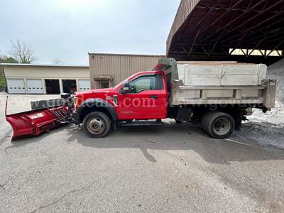 2017 Ford F-550 w/ Plow & Salt Spreader