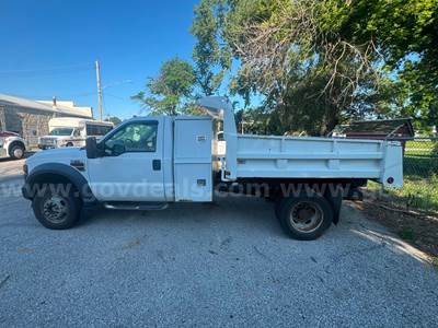 2008 Ford F-550 w/ Dump Box