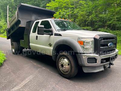 Ford F-550 4x4 Diesel Dump Truck