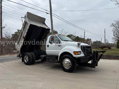 2015 Ford F-750 Dump Truck LOW MILES!