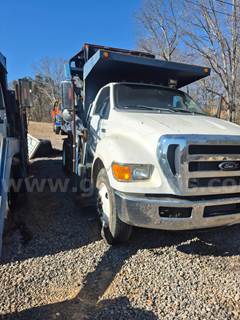 2009 Ford F-750 Dump Truck