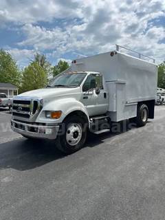 2011 FORD F-750 CHIP DUMP TRUCK