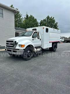 2011 FORD F-750 CHIPPER DUMP TRUCK