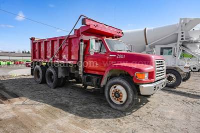 1995 Ford F900 T/A Dump Truck