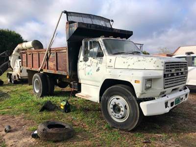 1984 Ford F7000 Dump Truck