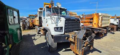 2016 Freightliner 114SD Dump Truck
