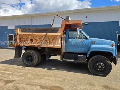 2002 GMC C8500 Dump Truck