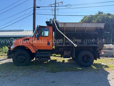 2005 International 7400 Dump Truck with Sander- 46,736 Miles- 7.6L L6 Diesel- Runs & Drives Very Well