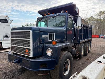 1992 International Paystar 5000 Tri axle Dump Truck