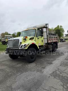 2013 international dump truck LOW MILES