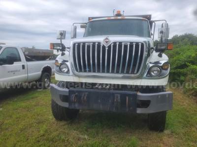 2012 International WorkStar 7600 Tandem Axle Dump Truck w/ 8-Yard Hydraulic Spreader