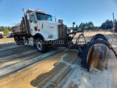 2010 Kenworth T800B Dump Truck