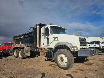2010 Mack GU713