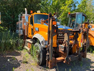 2013 Mack GU713