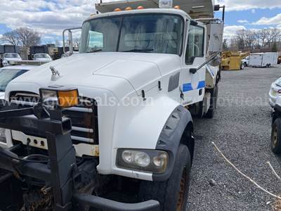 2010 Mack GU713